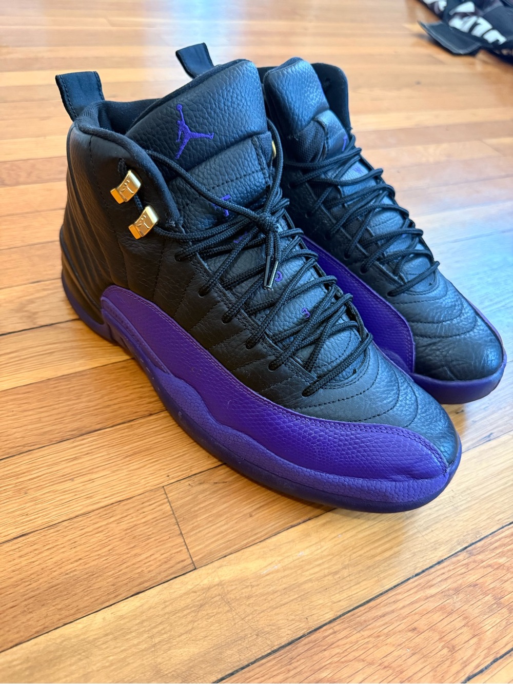 Jordan 12 Retro
Field Purple PREOWNED EXCELLENT NO BOX SIZE 12 M 🔥🔥